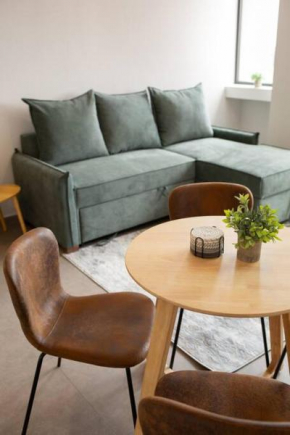 MrW Charming Lafayette Apartment